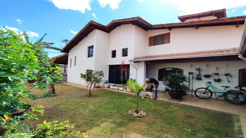 Casa à venda com 4 quartos, 319m² - Foto 15