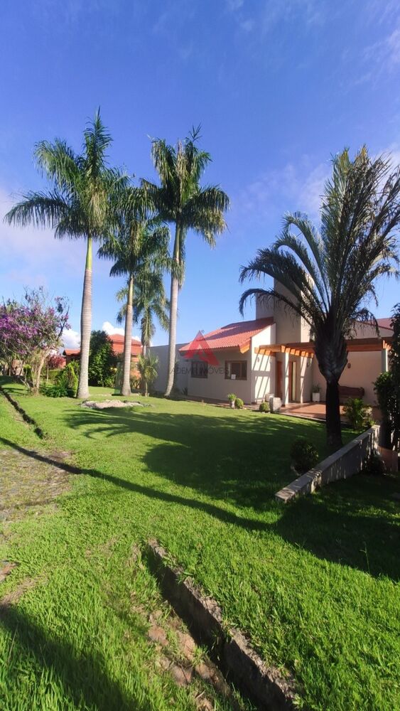 Chácara à venda com 7 quartos, 600m² - Foto 1