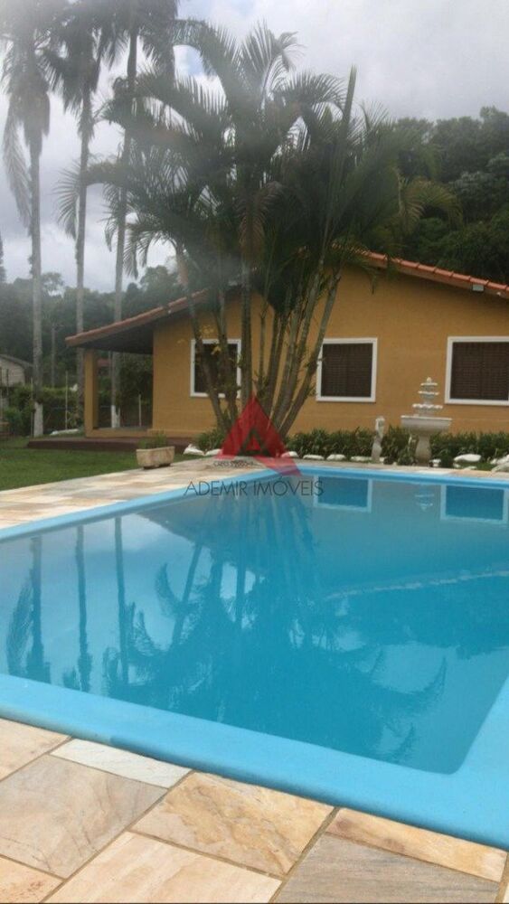 Chácara, 4 quartos, 1680 m² - Foto 1