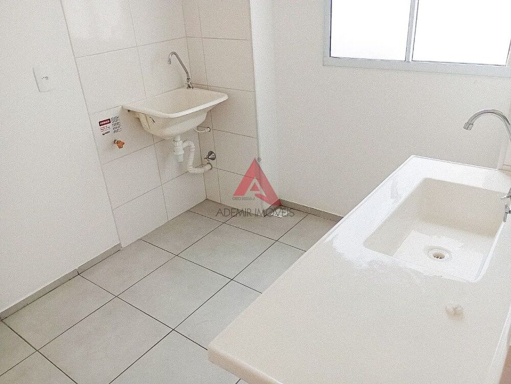 Apartamento para alugar com 2 quartos, 50m² - Foto 4