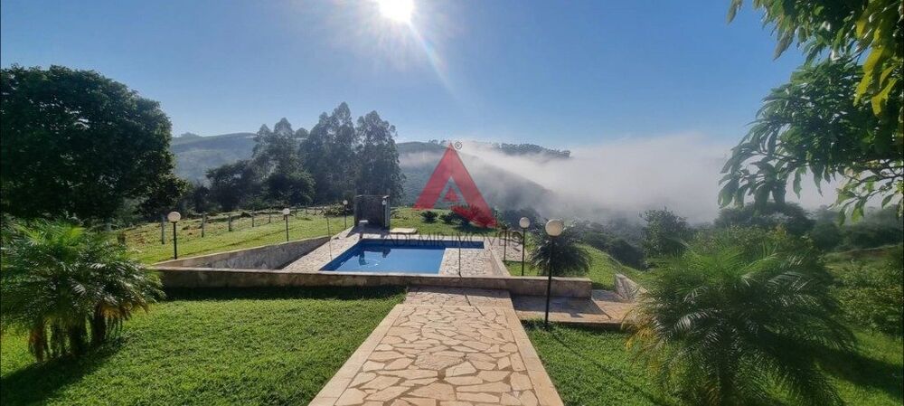 Sítio à venda com 3 quartos, 800m² - Foto 1