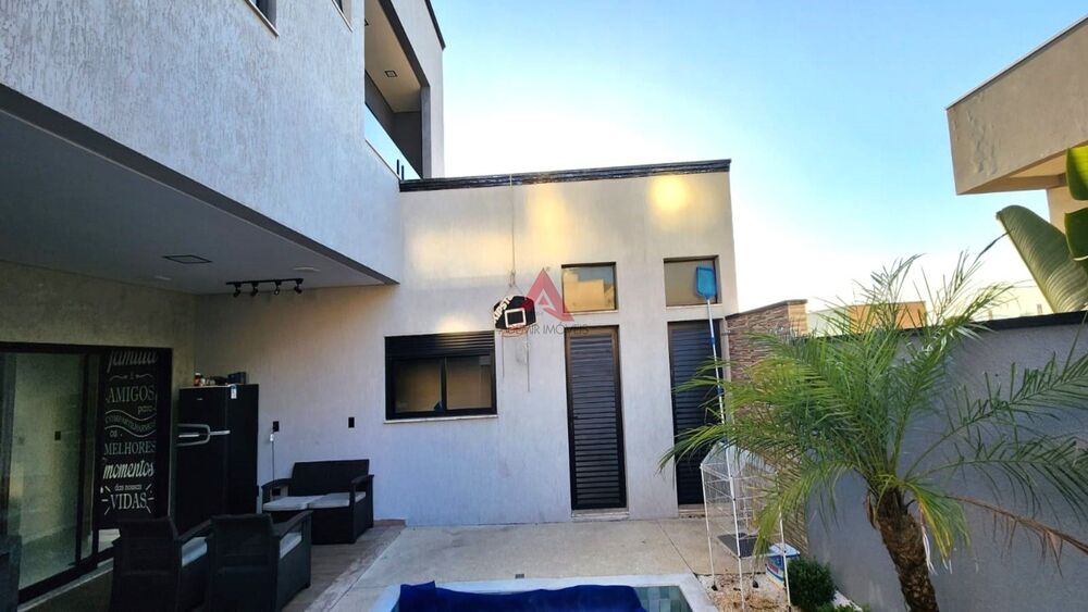 Casa de Condomínio à venda com 4 quartos, 275m² - Foto 2