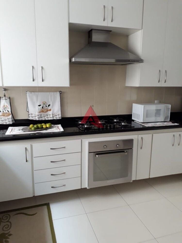 Apartamento à venda com 4 quartos, 258m² - Foto 1