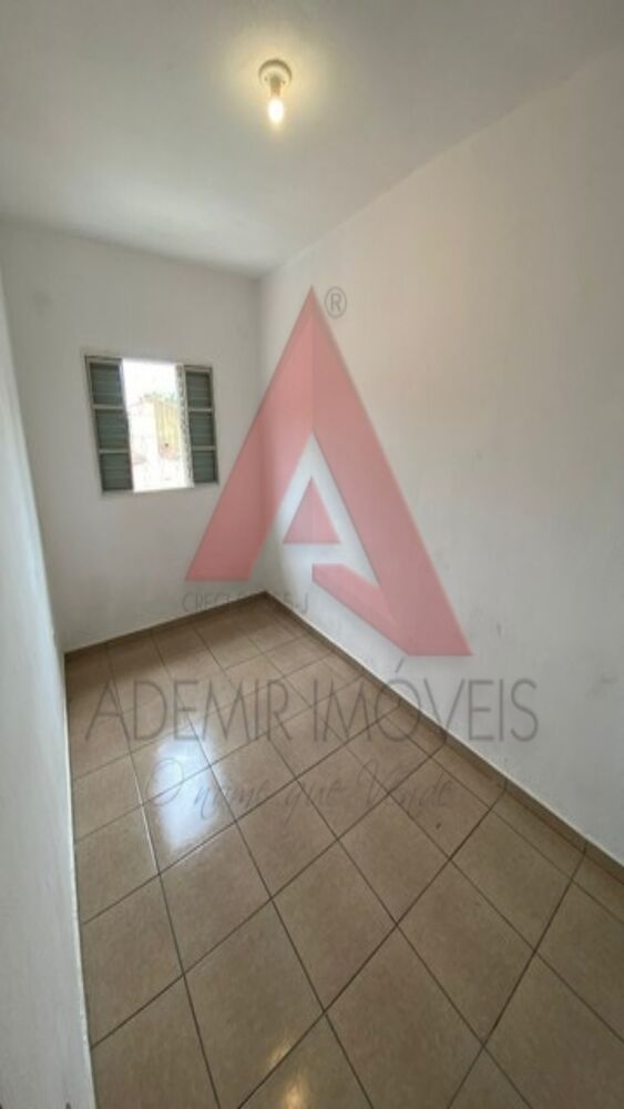 Casa à venda com 2 quartos, 67m² - Foto 2