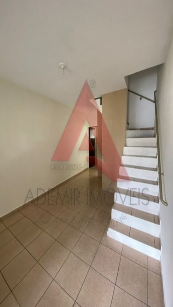 Casa à venda com 2 quartos, 67m² - Foto 5