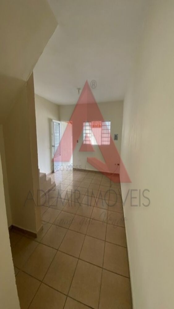 Casa à venda com 2 quartos, 67m² - Foto 7