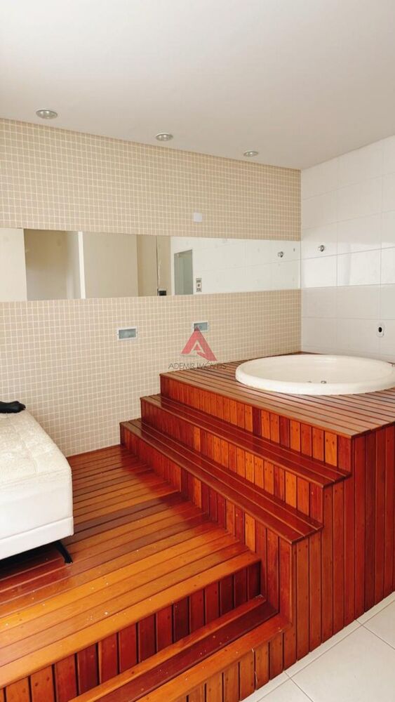 Apartamento à venda com 2 quartos, 75m² - Foto 3