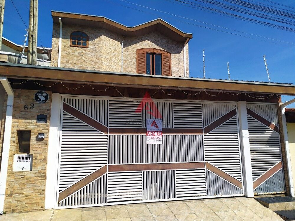 Casa, 3 quartos, 223 m² - Foto 1