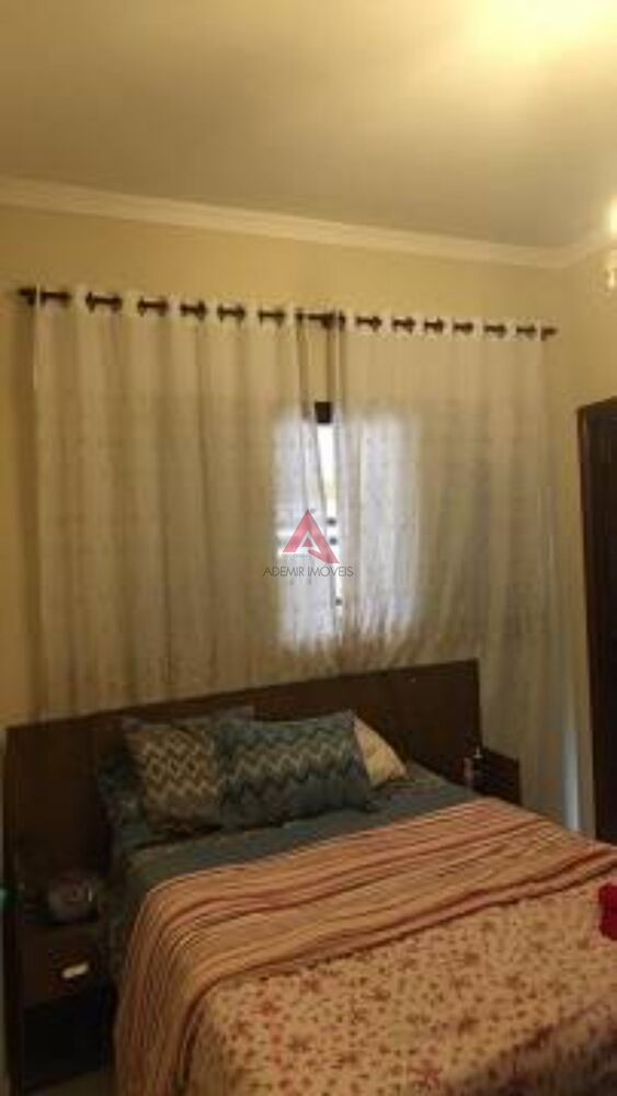 Casa à venda com 3 quartos, 200m² - Foto 9
