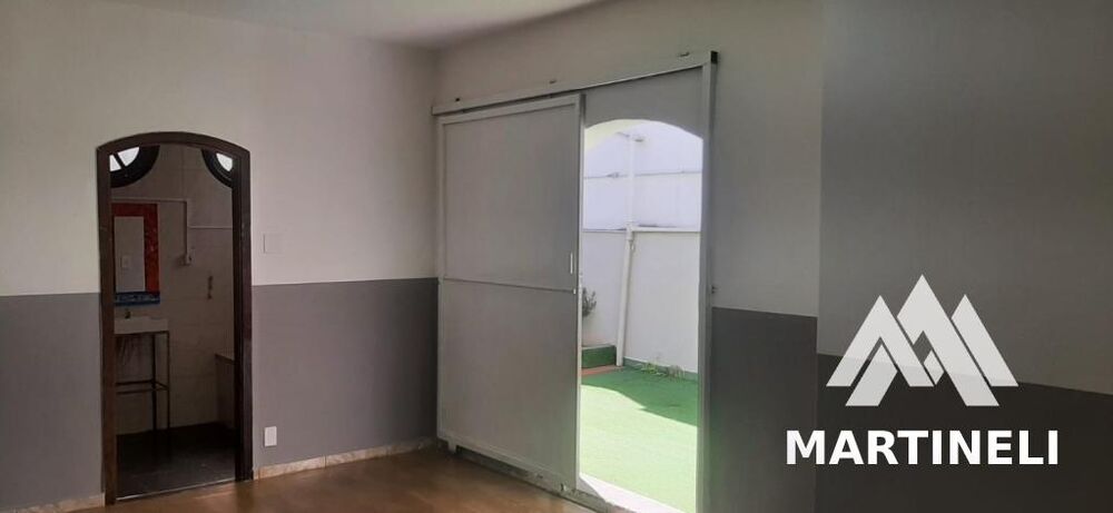 Casa à venda com 3 quartos, 330m² - Foto 8