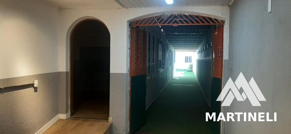 Casa à venda com 3 quartos, 330m² - Foto 9