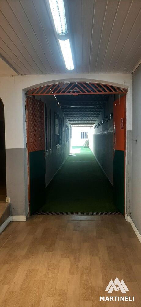 Casa à venda com 3 quartos, 330m² - Foto 1