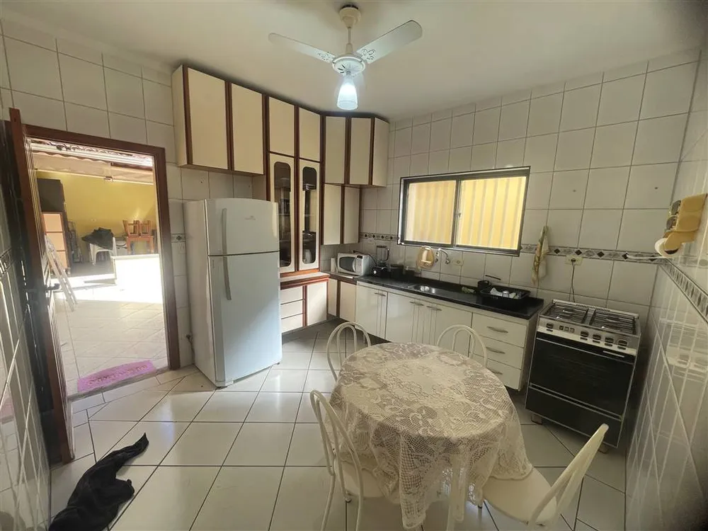 Sobrado, 3 quartos, 179 m² - Foto 2