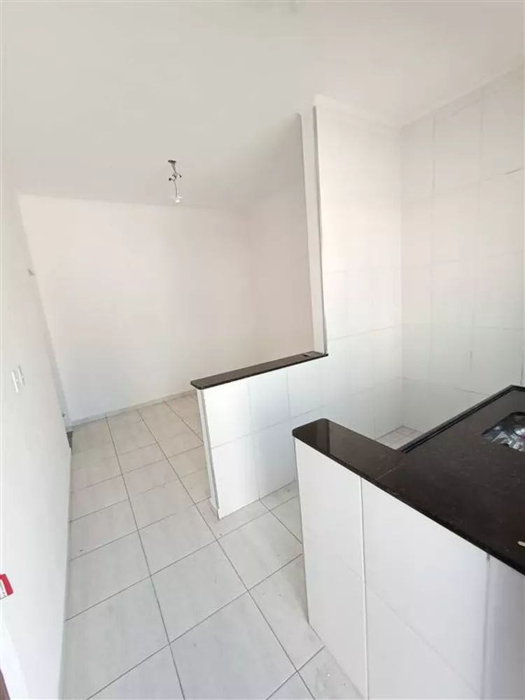 Casa à venda com 2 quartos, 52m² - Foto 10