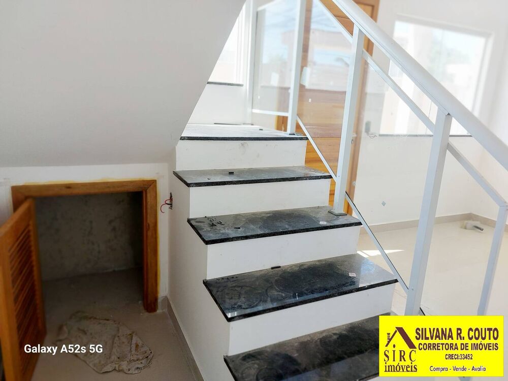 Casa à venda com 2 quartos, 110m² - Foto 1