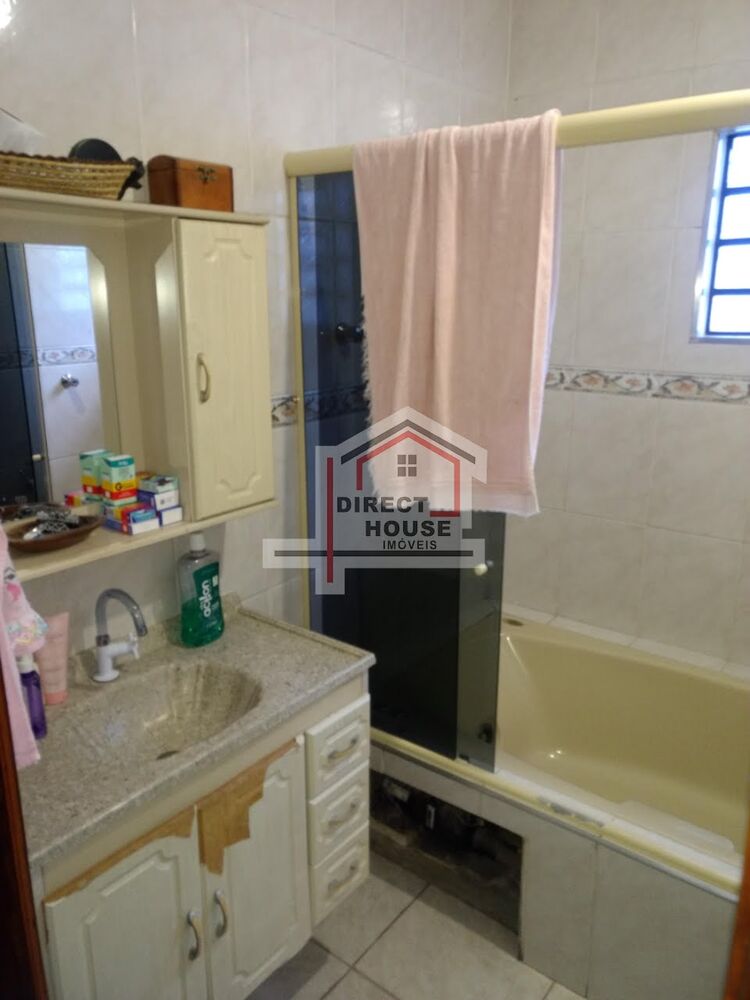 Casa à venda com 4 quartos, 127m² - Foto 2