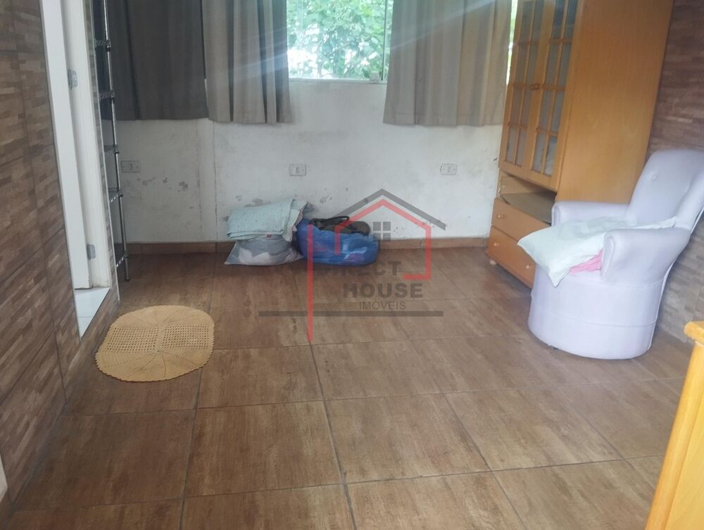 Casa à venda com 1 quarto, 300m² - Foto 4