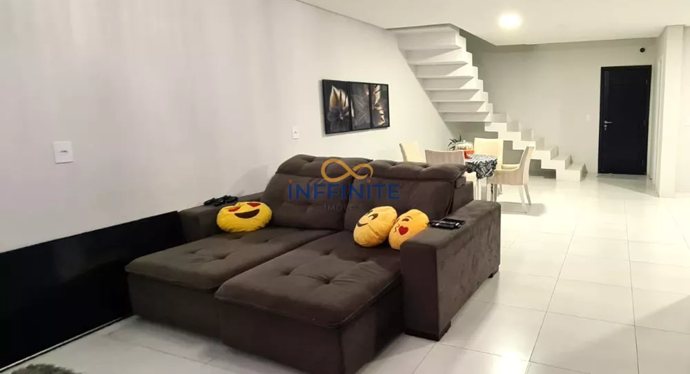 Casa à venda com 4 quartos, 230m² - Foto 6