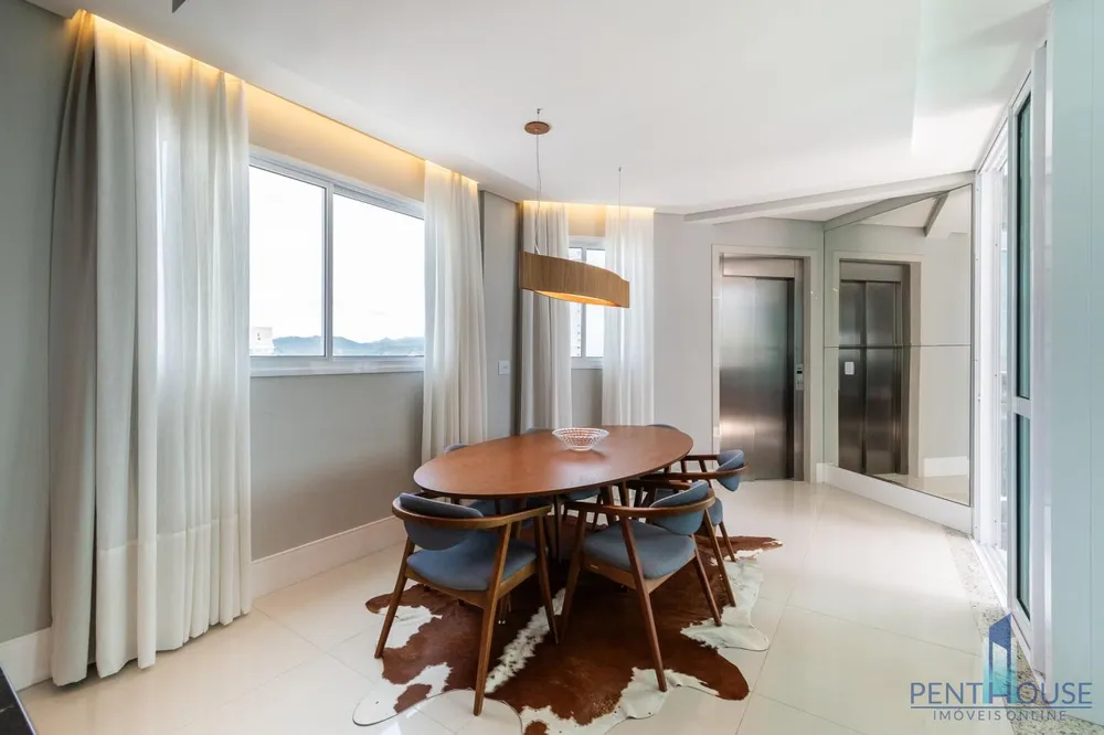 Apartamento, 4 quartos, 242 m² - Foto 2