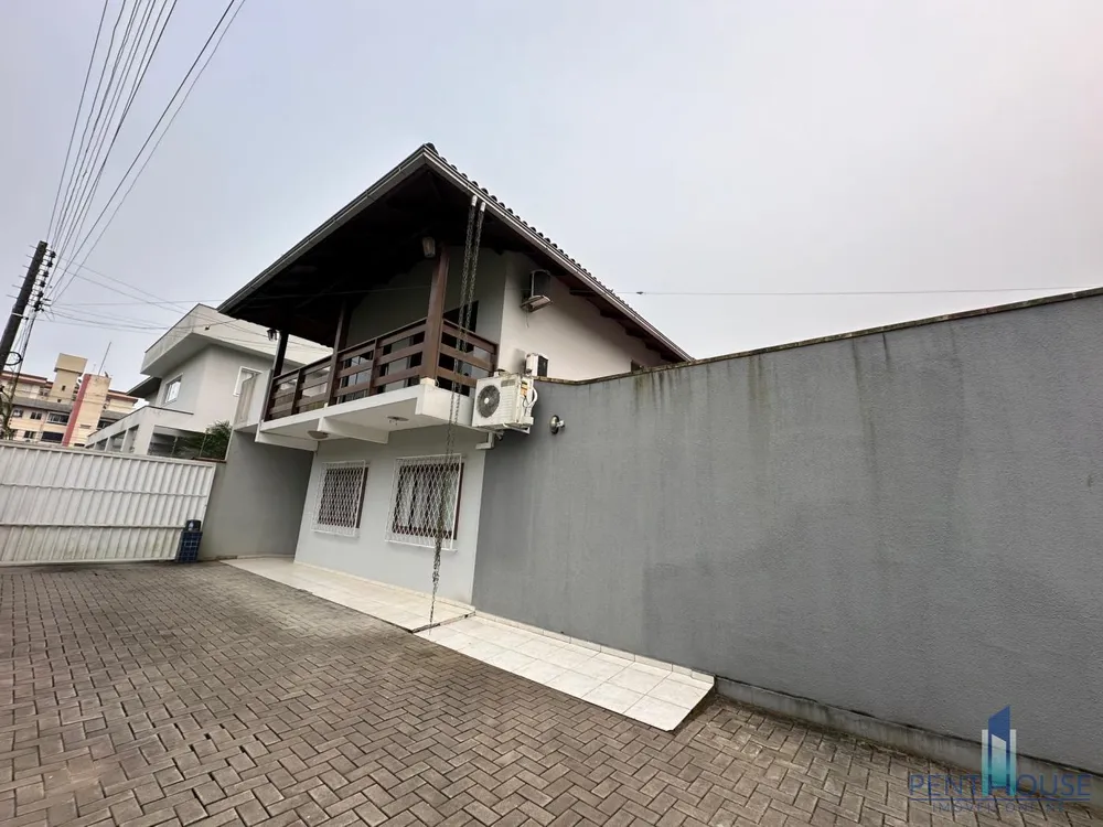 Casa, 4 quartos, 202 m² - Foto 2