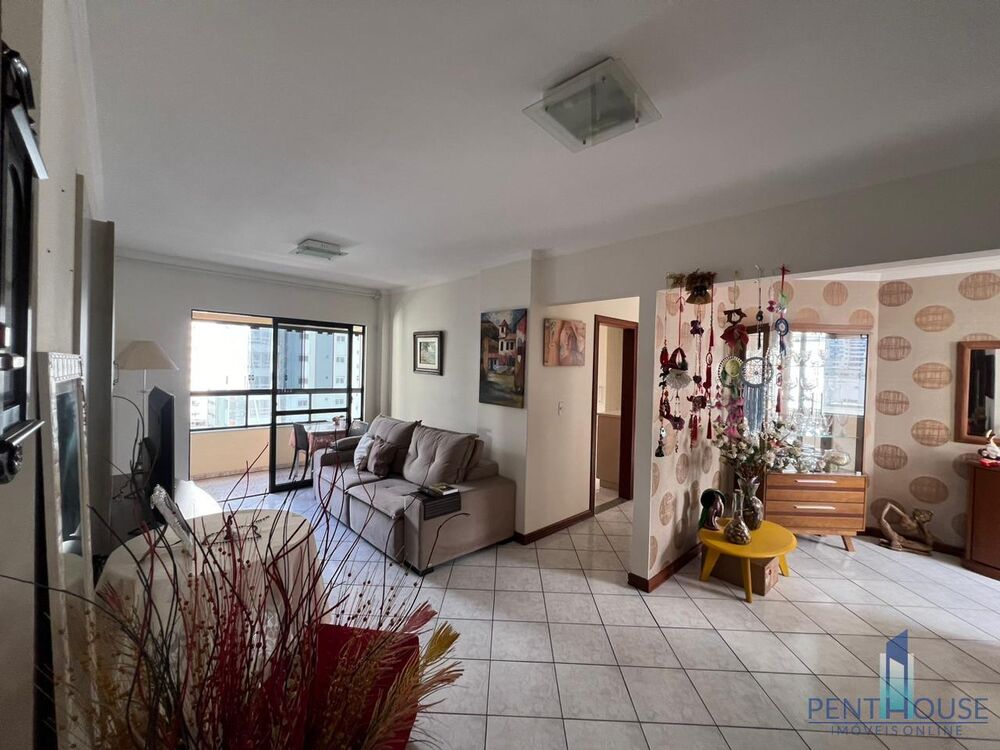 Apartamento à venda com 3 quartos, 115m² - Foto 1