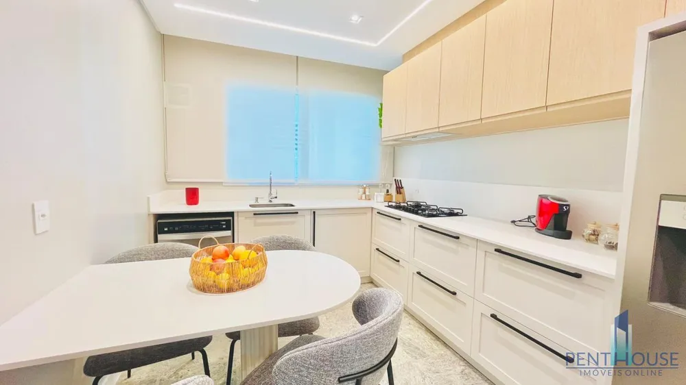 Apartamento, 3 quartos, 237 m² - Foto 2