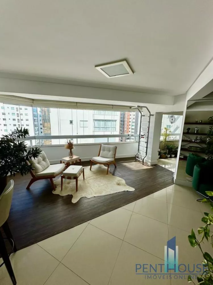 Apartamento, 3 quartos, 260 m² - Foto 2