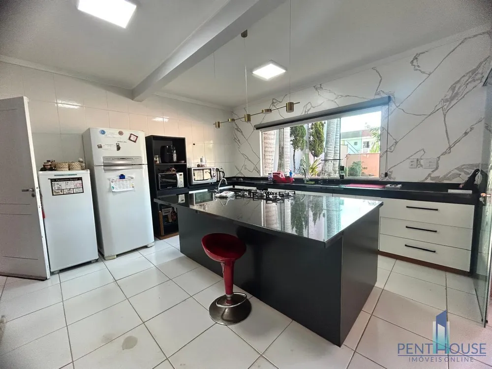 Casa, 3 quartos, 240 m² - Foto 3
