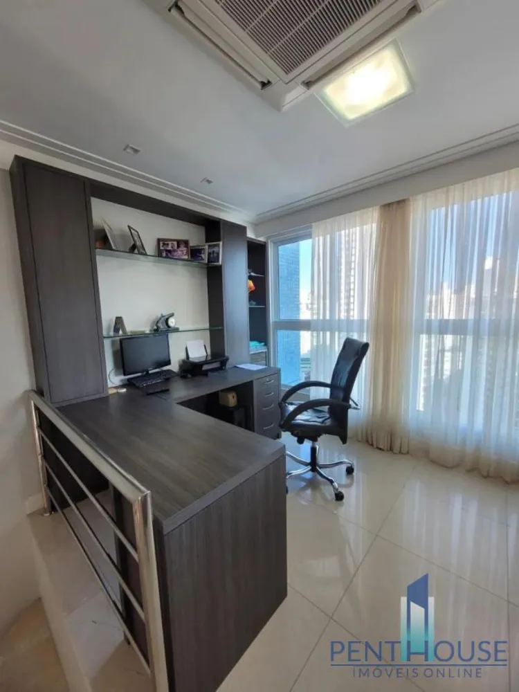 Apartamento, 3 quartos, 252 m² - Foto 2