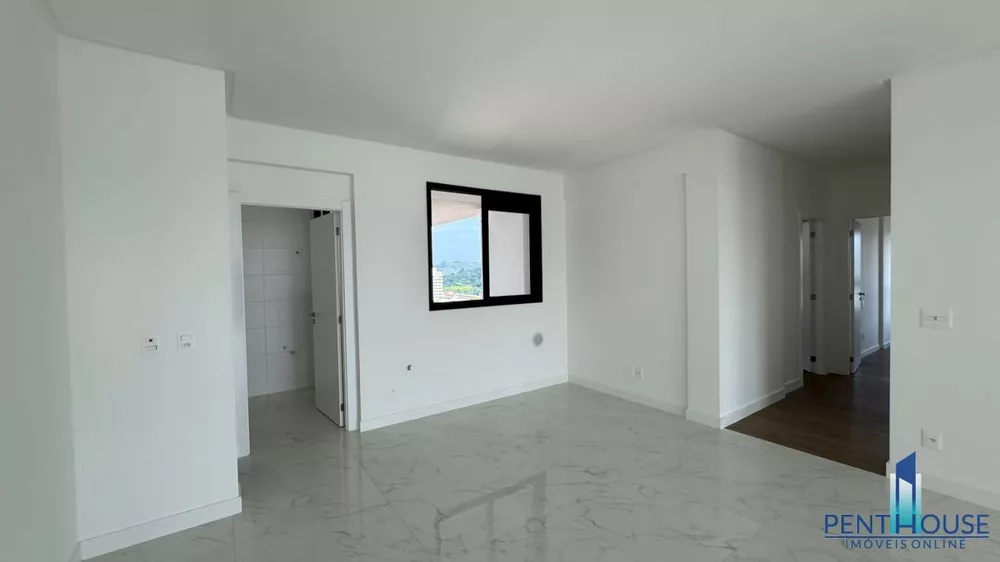 Apartamento à venda com 3 quartos, 132m² - Foto 3