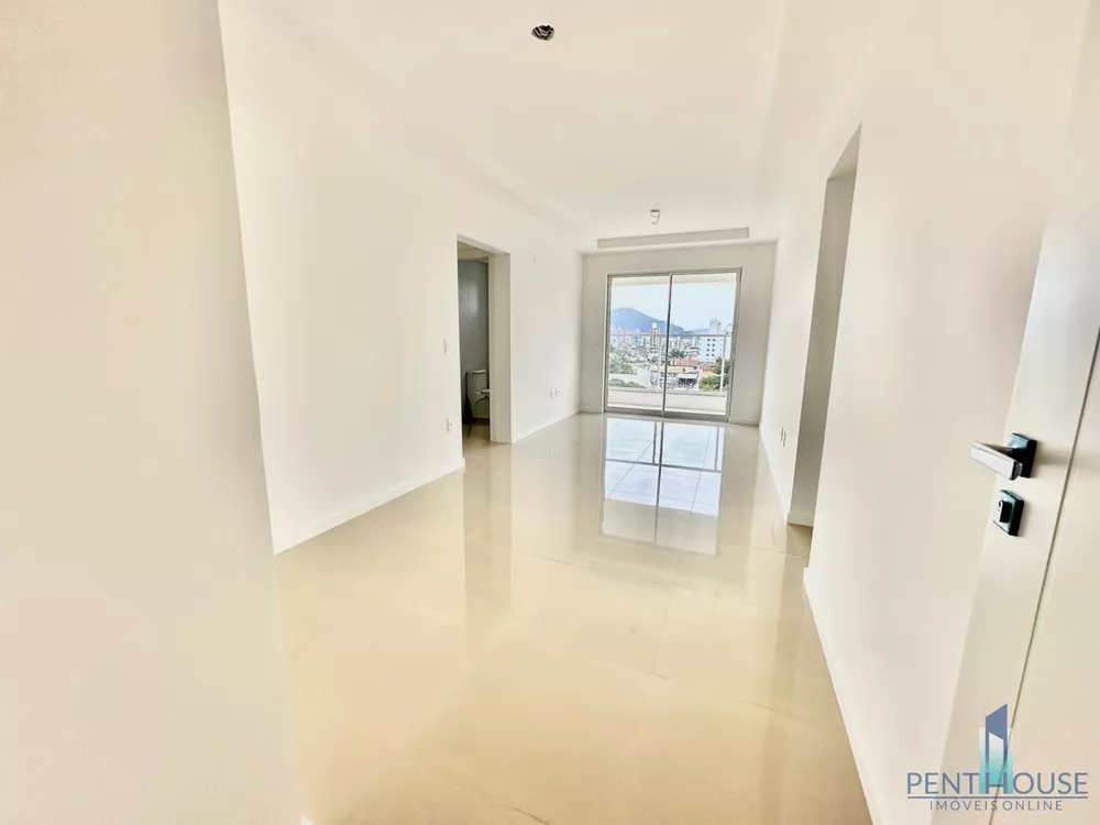 Apartamento à venda com 2 quartos, 75m² - Foto 2