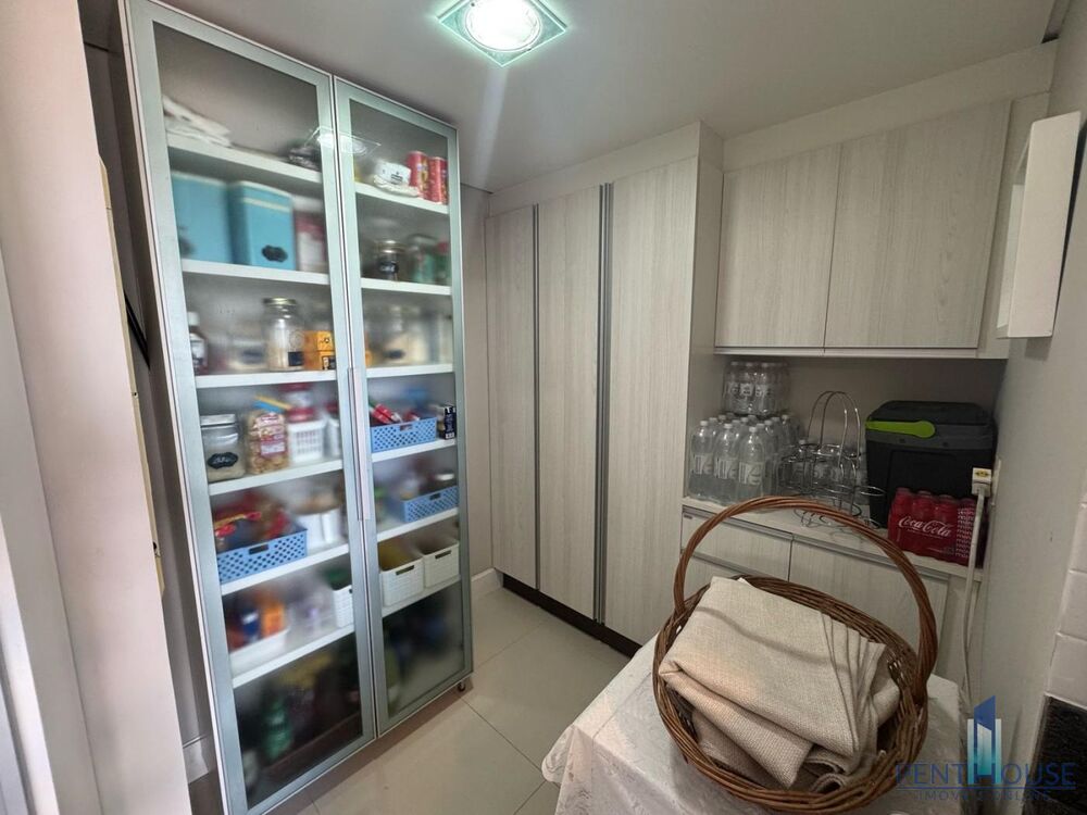 Apartamento, 3 quartos, 162 m² - Foto 2