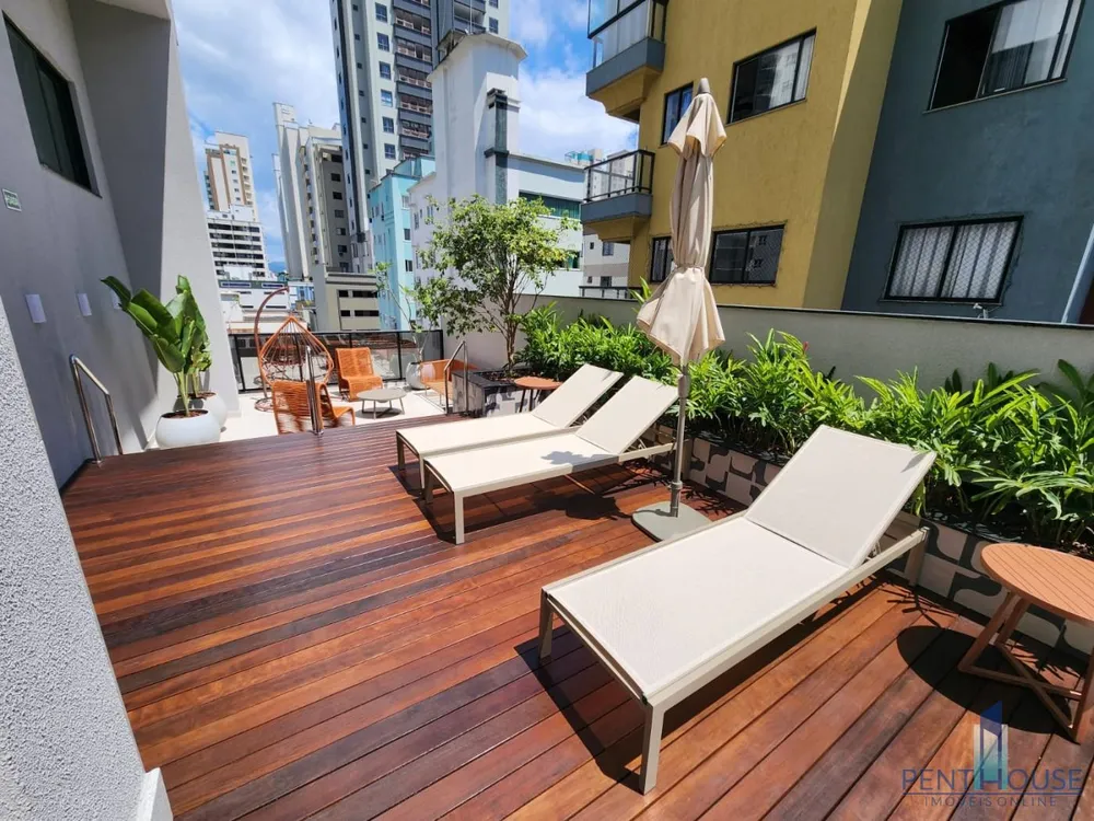 Cobertura, 3 quartos, 210 m² - Foto 2