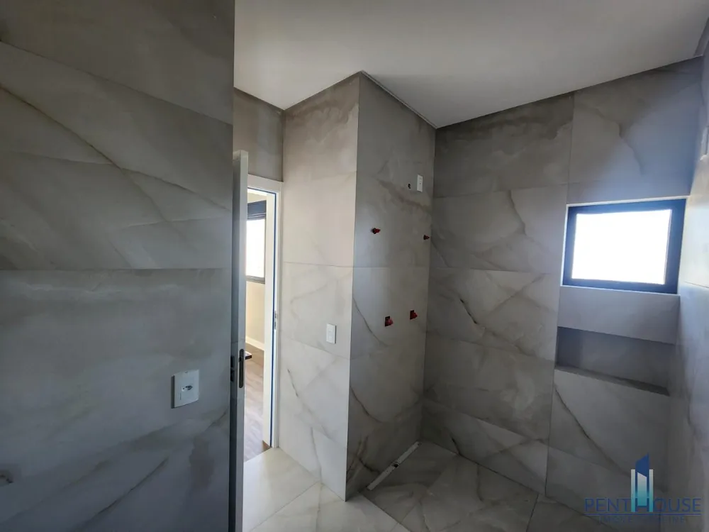 Cobertura, 3 quartos, 210 m² - Foto 2