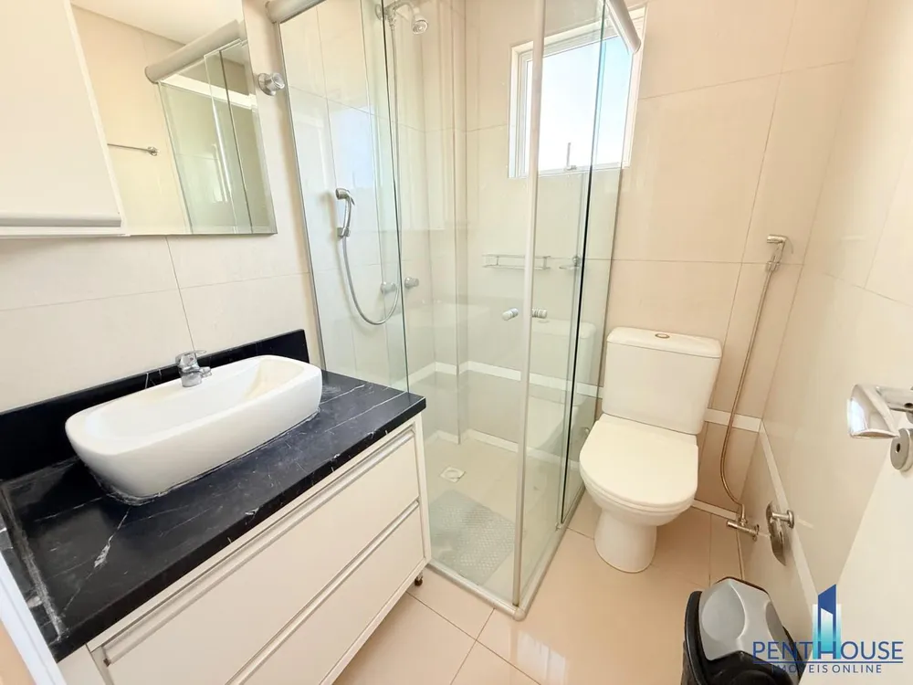 Cobertura, 3 quartos, 216 m² - Foto 2
