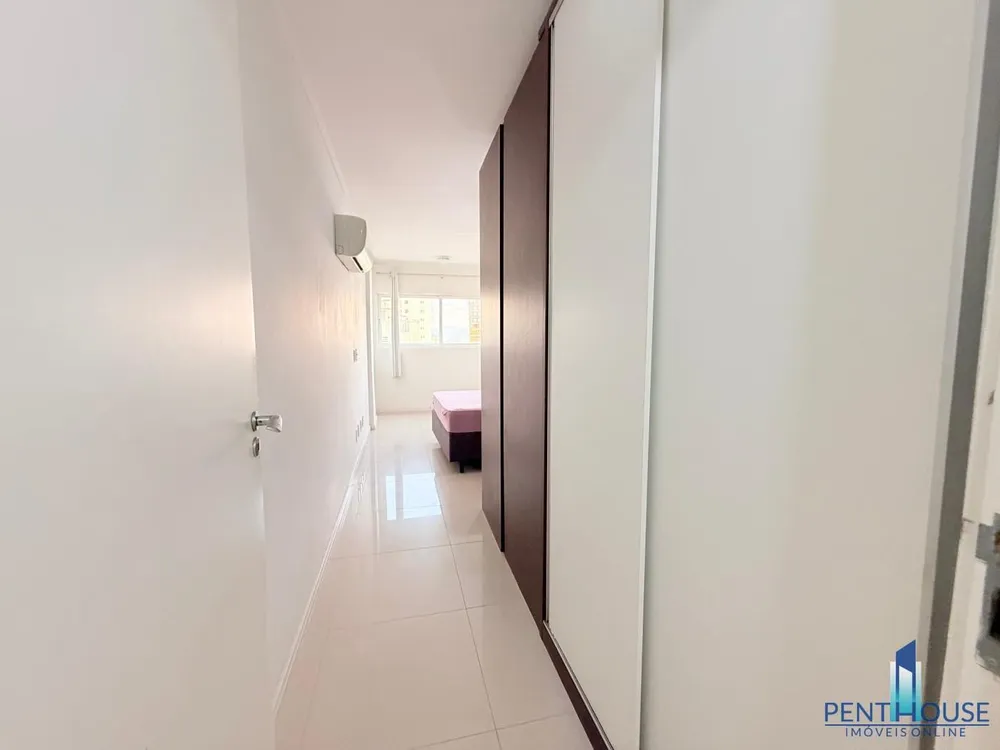 Cobertura, 3 quartos, 216 m² - Foto 4