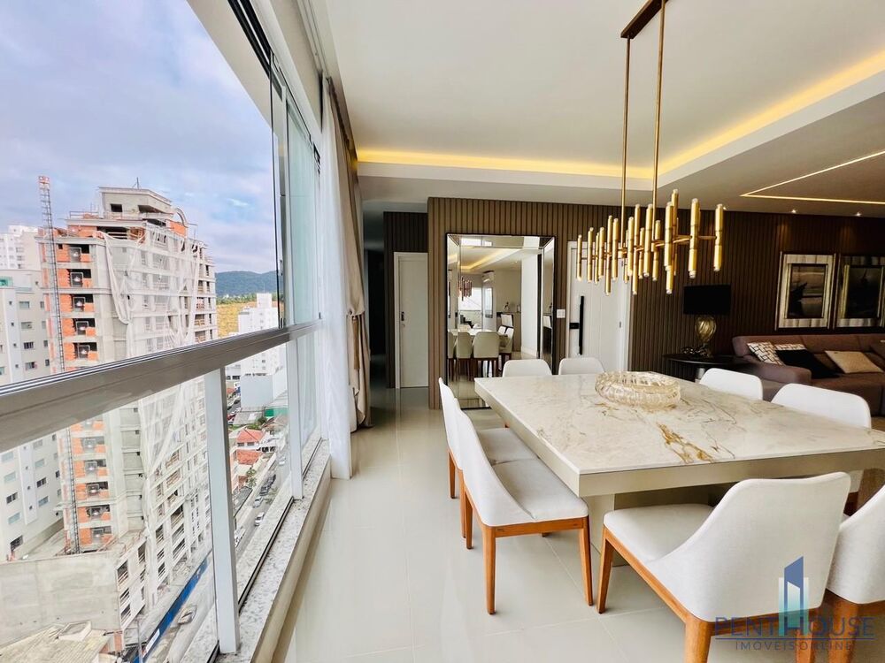 Cobertura à venda com 4 quartos, 237m² - Foto 4