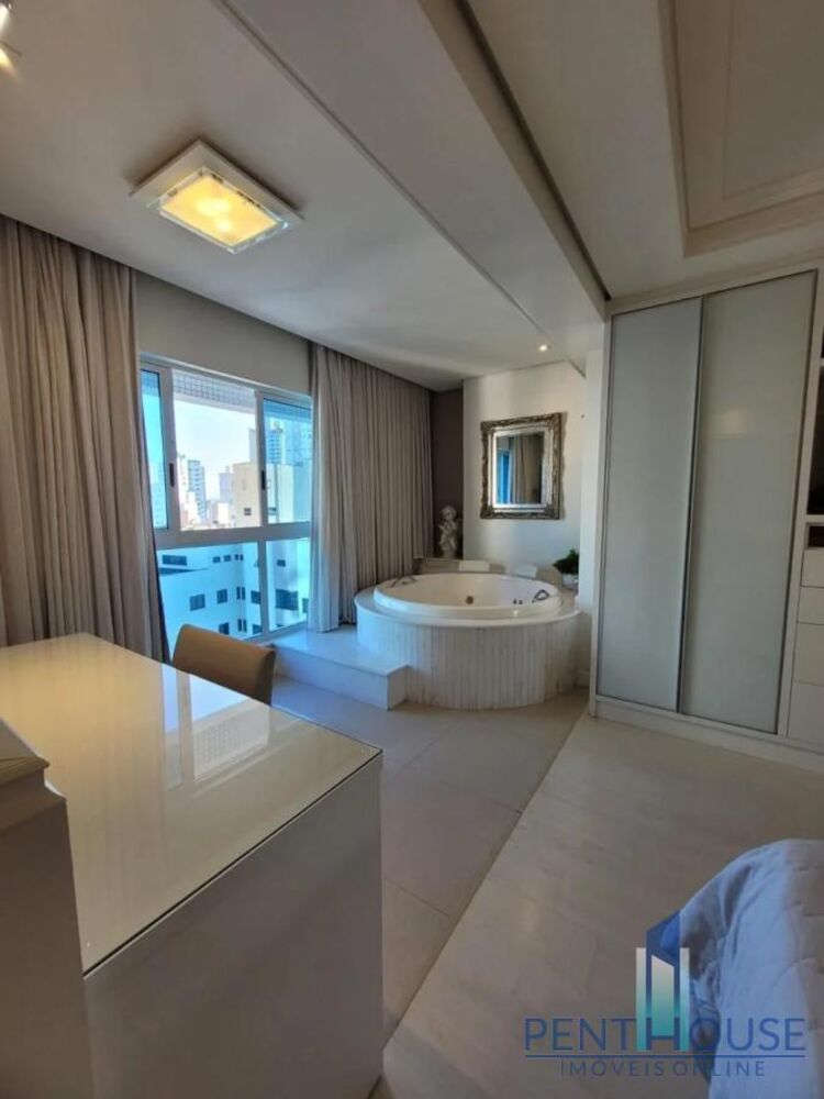 Apartamento, 3 quartos, 252 m² - Foto 1