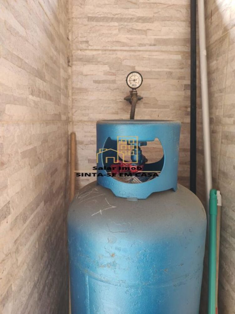 Casa de Condomínio para alugar com 3 quartos, 90m² - Foto 4