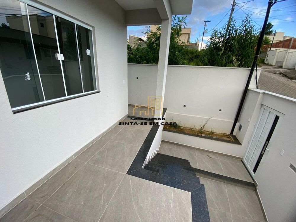 Casa à venda com 2 quartos, 138m² - Foto 1