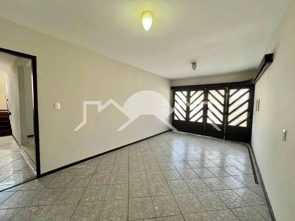 Casa, 4 quartos, 191 m² - Foto 2