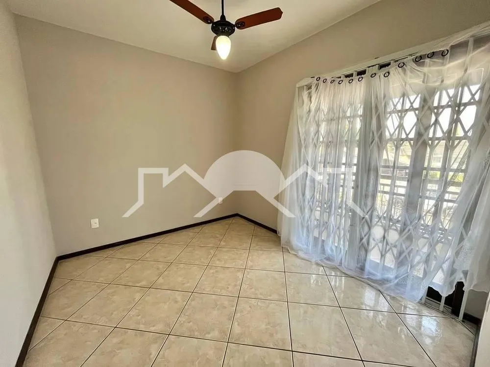 Casa, 4 quartos, 191 m² - Foto 1