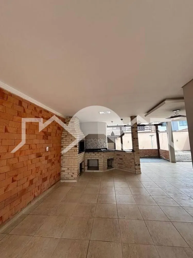 Casa, 3 quartos, 223 m² - Foto 3