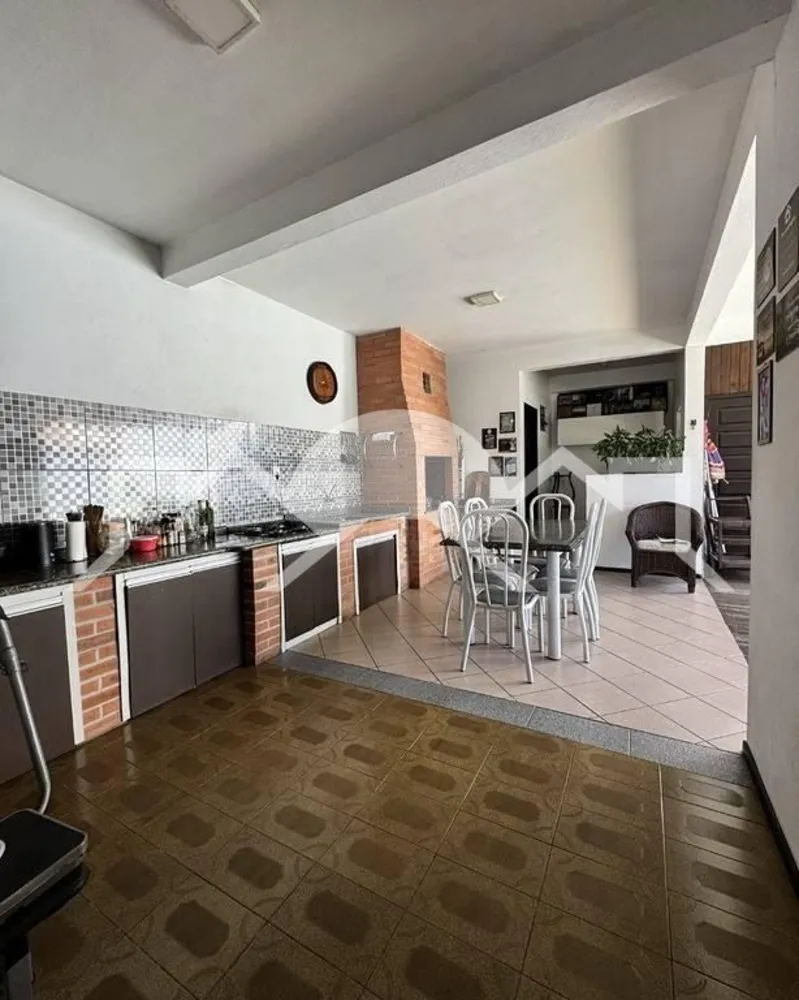 Casa, 3 quartos, 228 m² - Foto 3