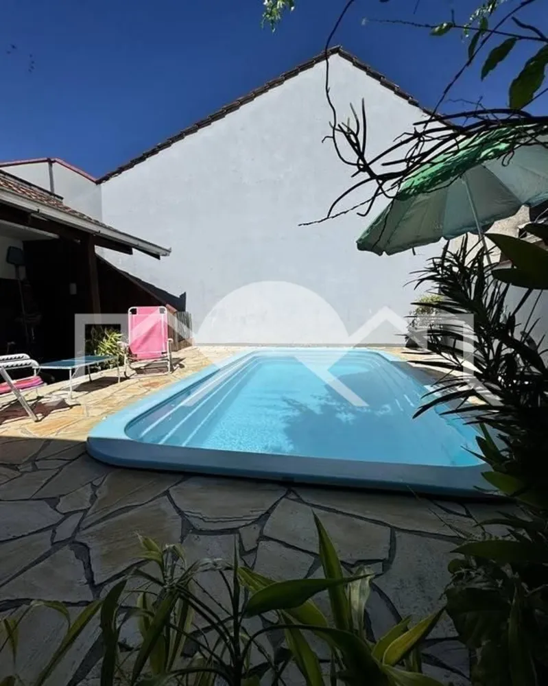 Casa, 3 quartos, 228 m² - Foto 4