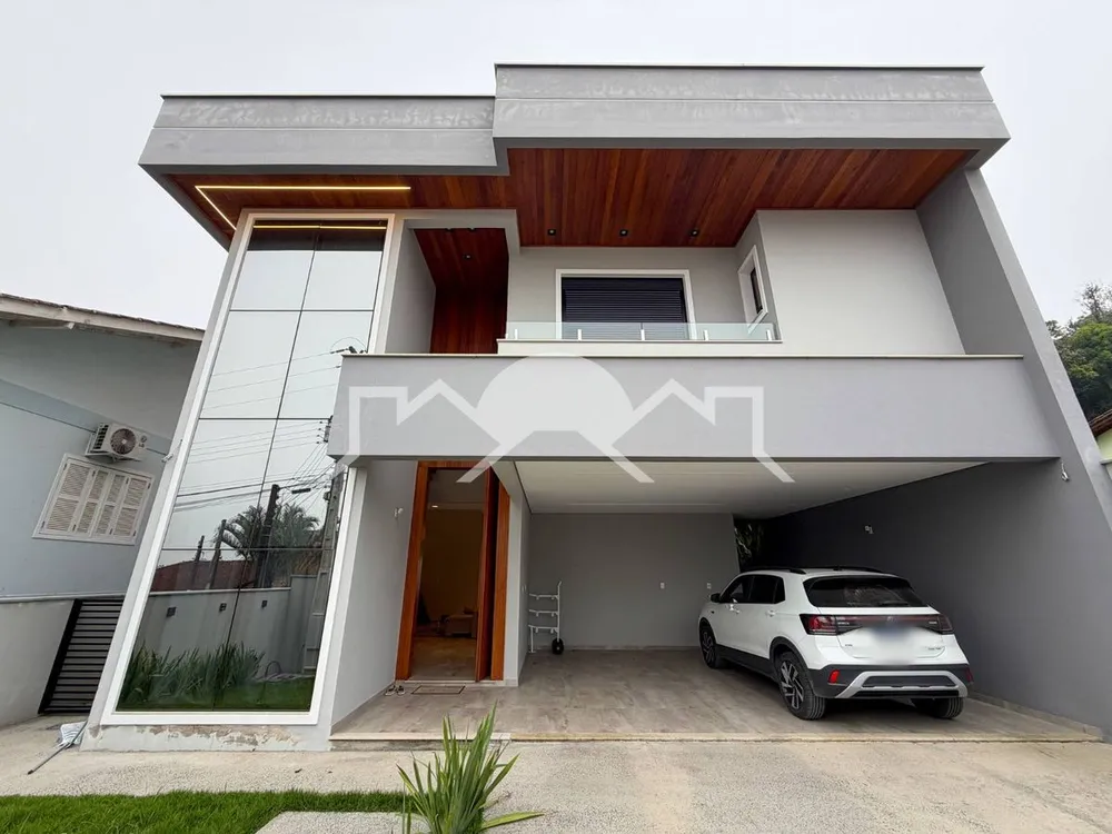 Casa, 4 quartos, 310 m² - Foto 1