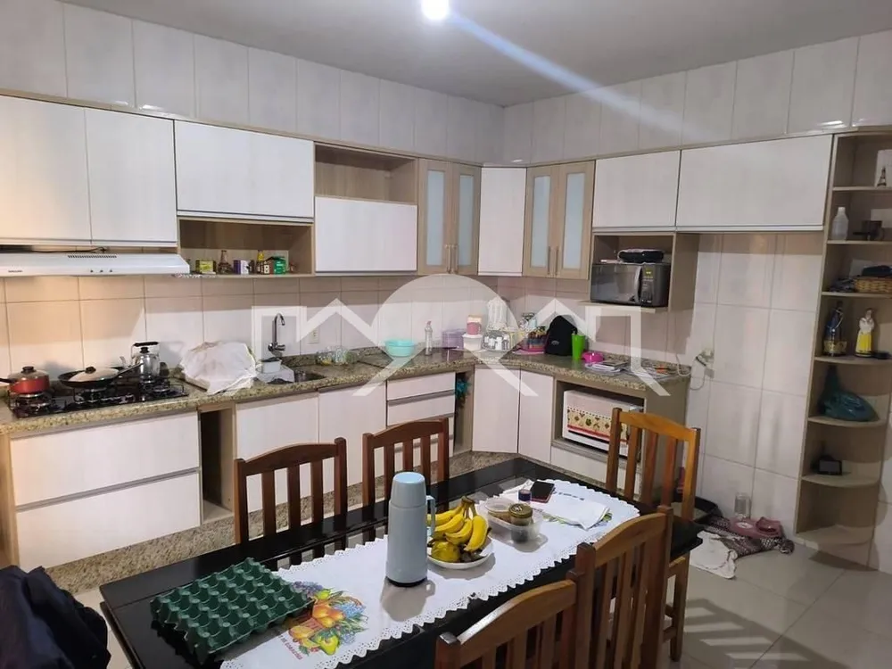 Casa, 3 quartos, 240 m² - Foto 2