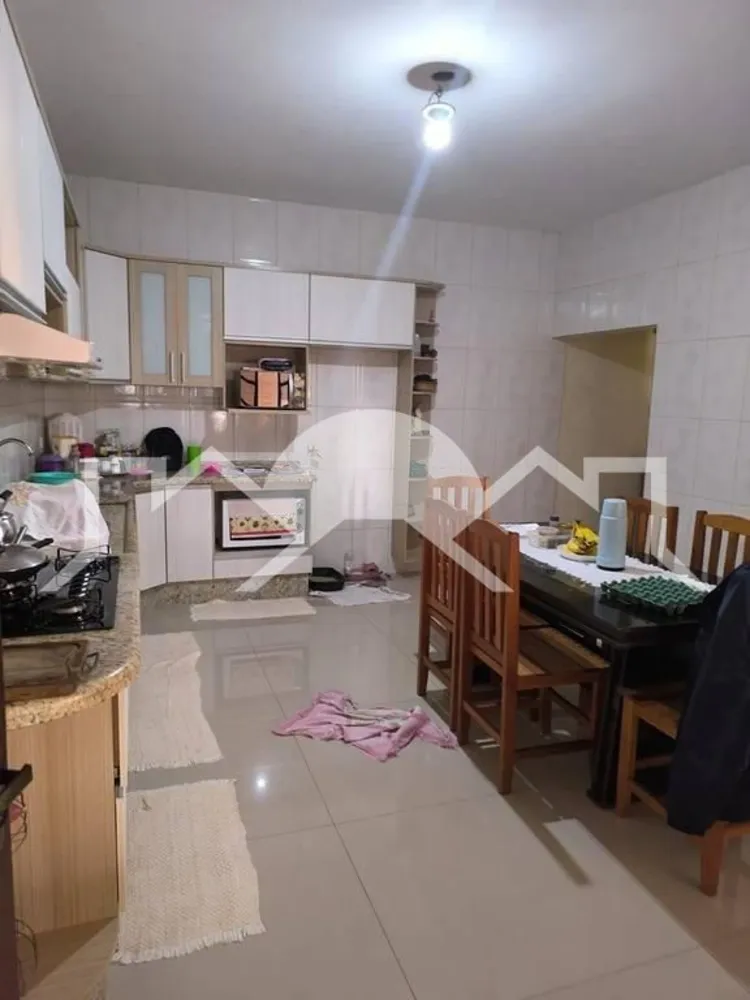 Casa, 3 quartos, 240 m² - Foto 1
