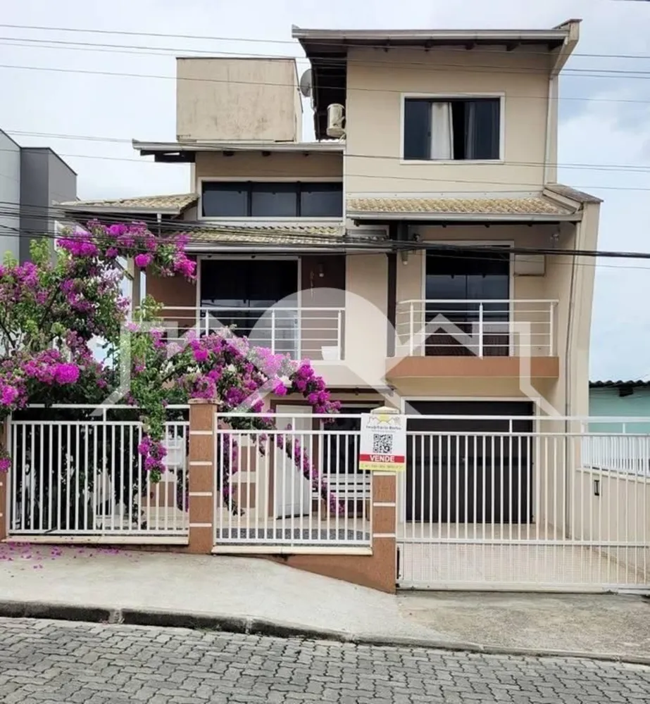 Casa, 3 quartos, 140 m² - Foto 1