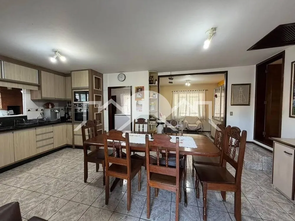 Casa, 3 quartos, 254 m² - Foto 1